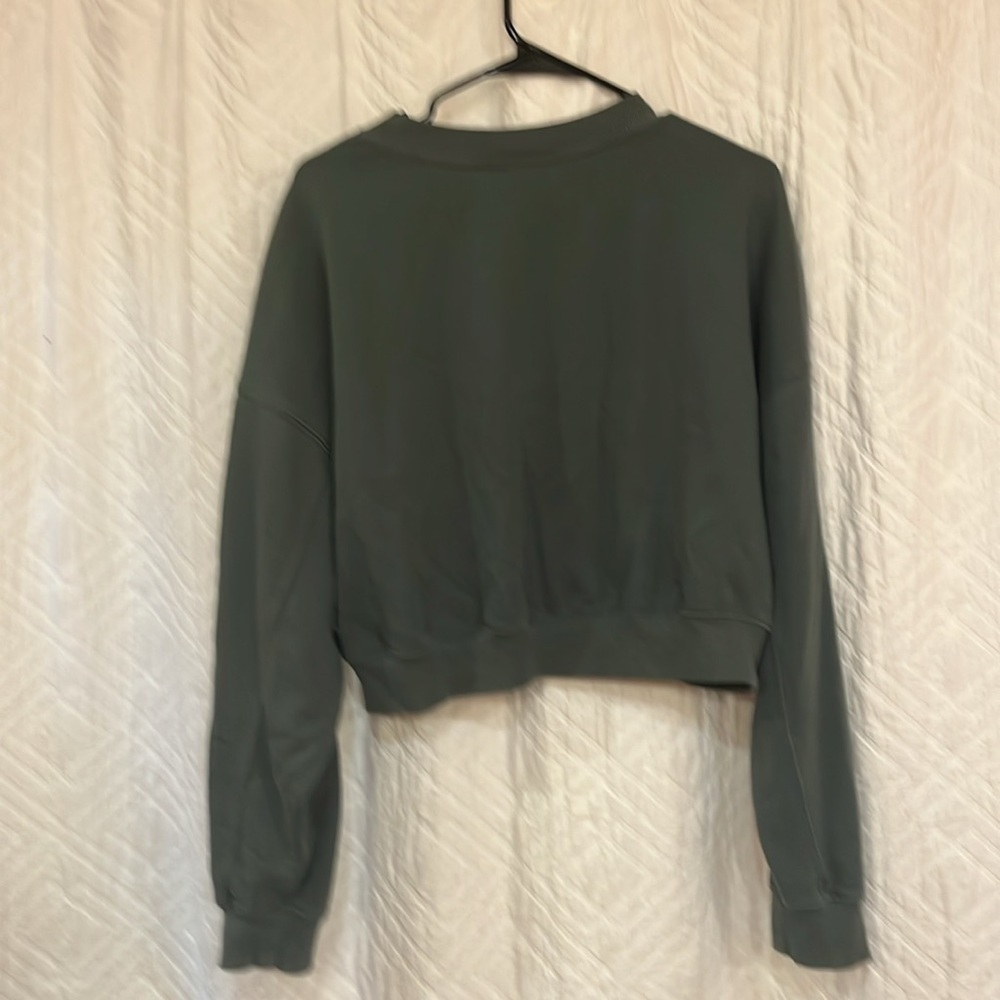 Offline by Aerie Cropped Throw-back V Neck Swratshirt - Picture 5 of 5